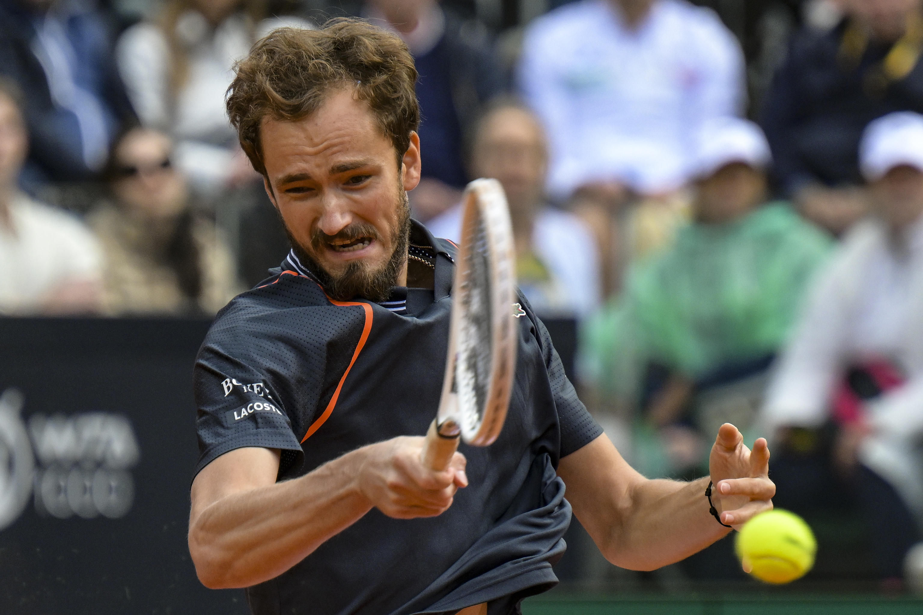 意大利网球队横扫欧洲网球队，梅德韦杰夫关键制胜