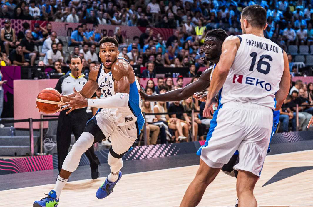 公牛碾压希腊男篮，字母哥惊艳世界