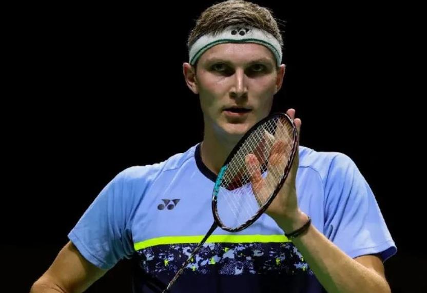 丹麦羽毛球队力克泰国羽毛球队，安赛龙三分雨点燃全场