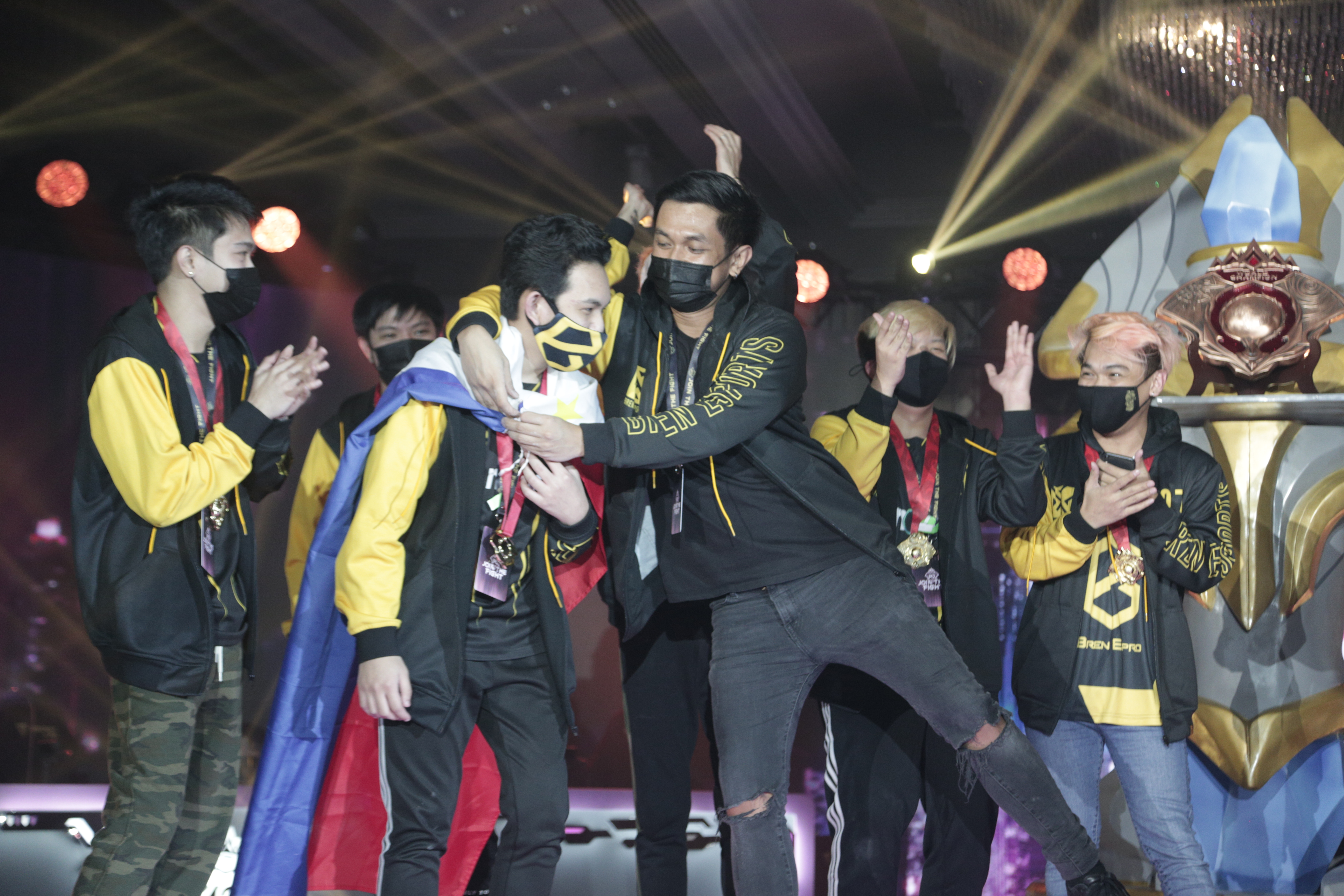 世界杯决赛震撼开打,巅峰对决引爆全场的简单介绍 世界杯决赛震撼开打,巅峰对决引爆全场的简单介绍