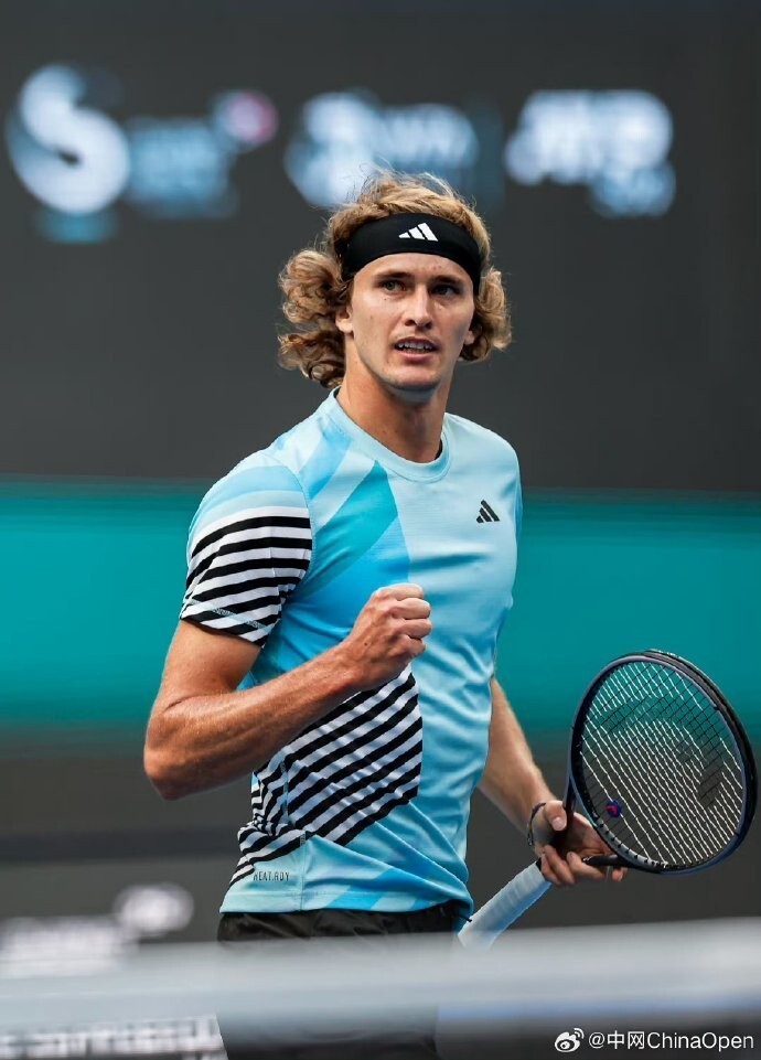 拉沃尔杯轻取ATP总决赛，兹维列夫点燃赛场