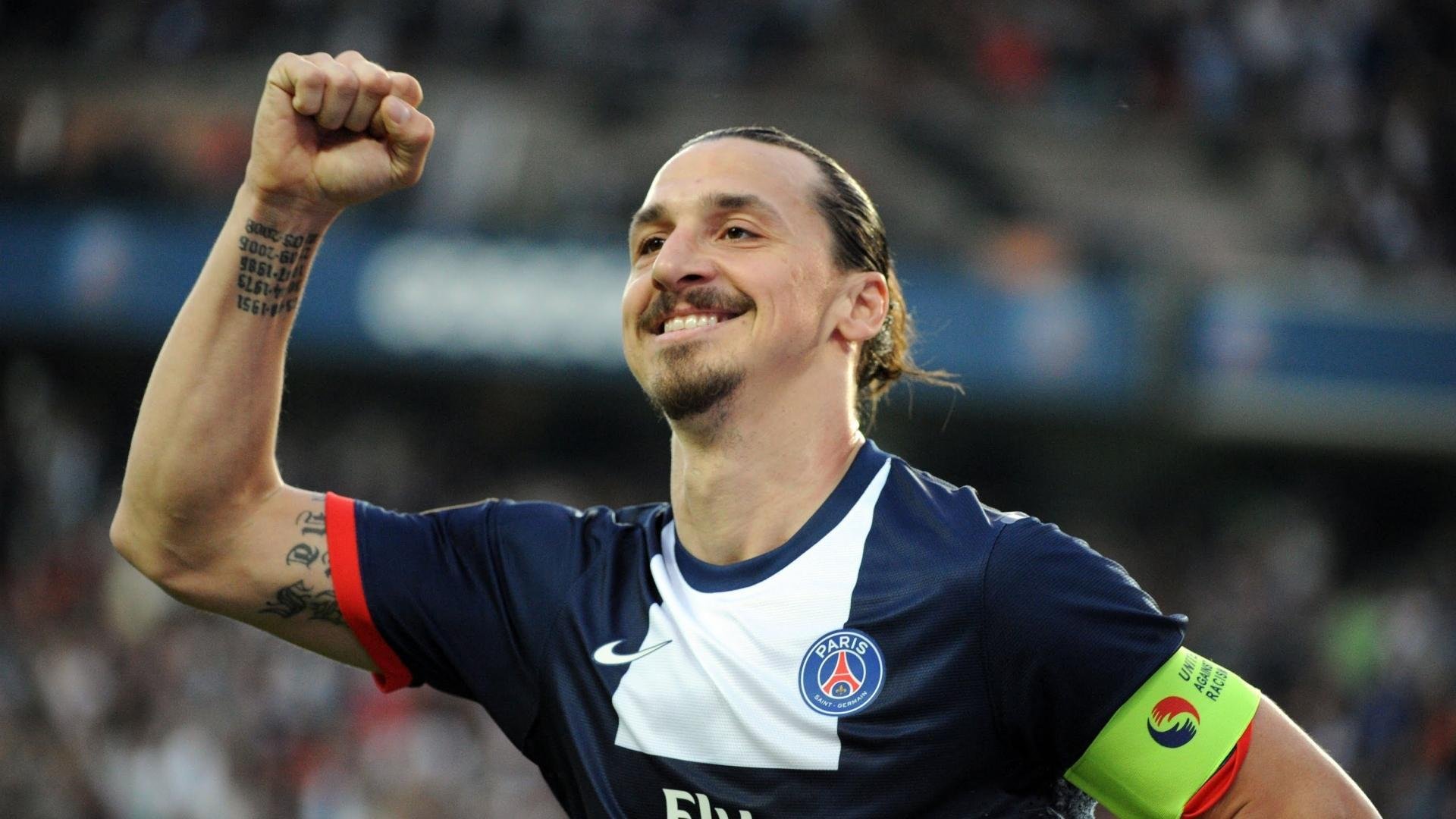 拳台掌控者，阿尔瓦雷斯如何编织年度之夜的胜利轨迹