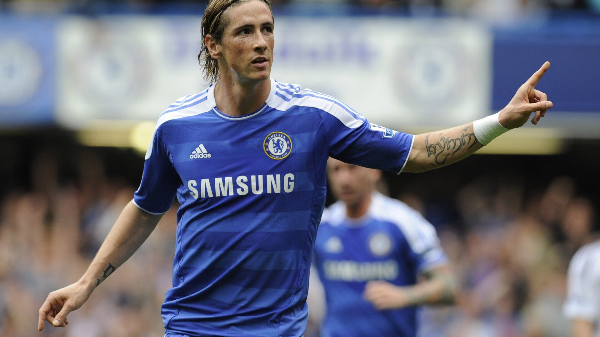 绿茵场与硬木地板，当世界杯焦点战遇上独行侠的活塞突围