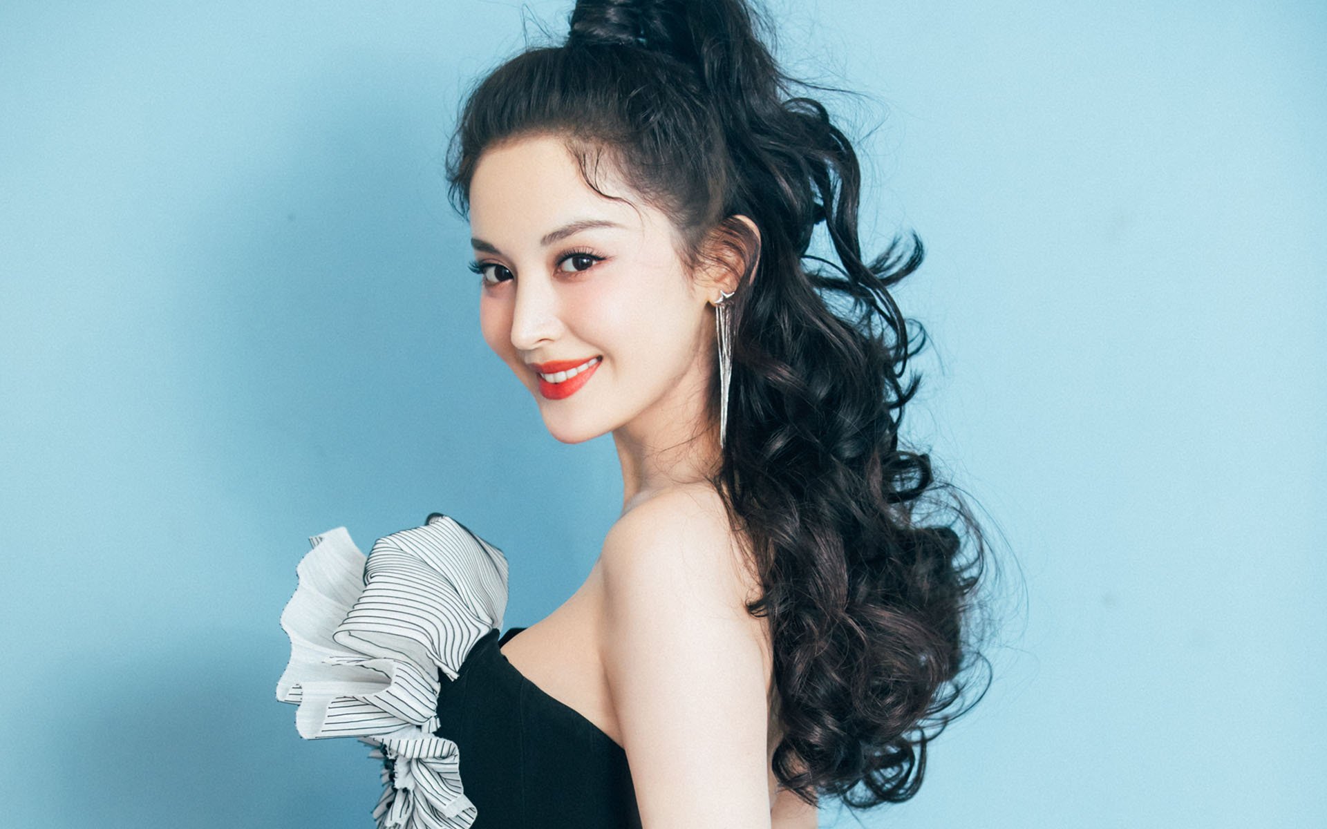 被遗忘的角落与精确的手术刀,为何卡瓦哈尔的灵光与毕尔巴鄂的收割定义了足球的两种唯一