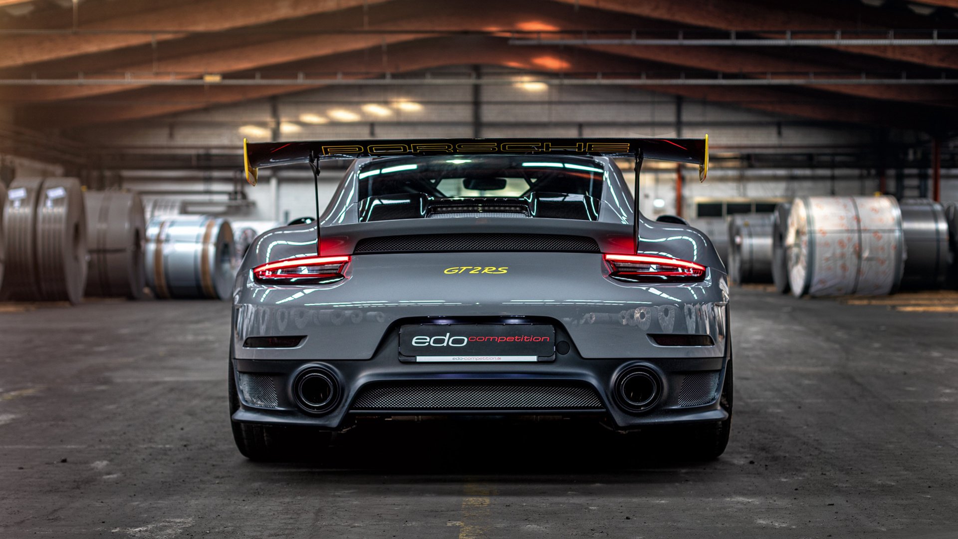 双星闪耀,足球夜的两种胜利密码